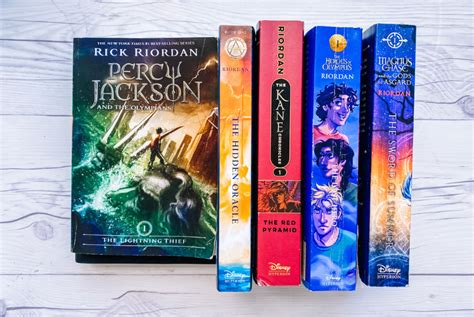 What Is the Order of the Percy Jackson Books: A Delve into the Myths and Adventures