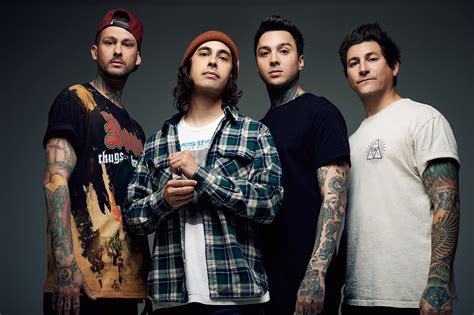 What Kind of Music Is Pierce The Veil: An Insight into Their Melodic Universe