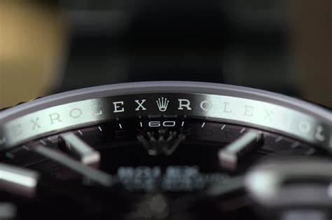 When Did Rolex Start Engraving the Rehaut: A Delve into the Brand’s History and Craftsmanship